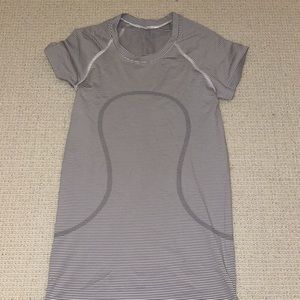 LULULEMON swiftly tech top *REGULAR LENGTH* SIZE 4